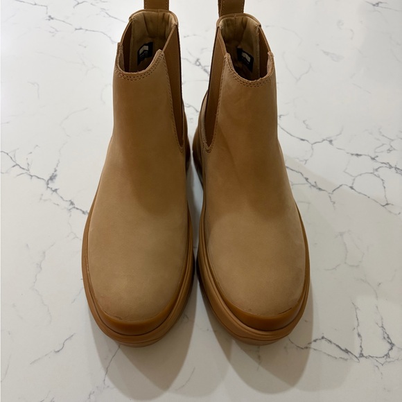 NEW Timberland women’s Tan Chelsea Boots with heel size 10 - Picture 2 of 11
